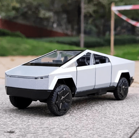 1:32 Cyber Remote Control Truck | Die-Cast Metal Off-Road Vehicle with Lights & Sound