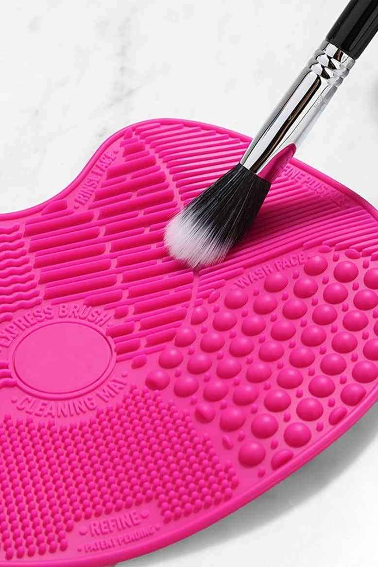 Silicone Makeup Brush Cleaning Mat with Suction Cups | 7-Texture Cosmetic Scrubber Pad